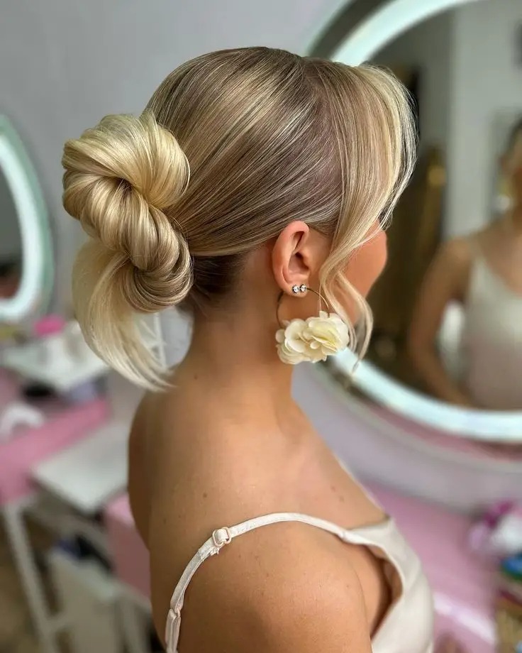 Elegant wedding hairstyles that look flawless with a veil or strapless dress for long or short hair brides 2025